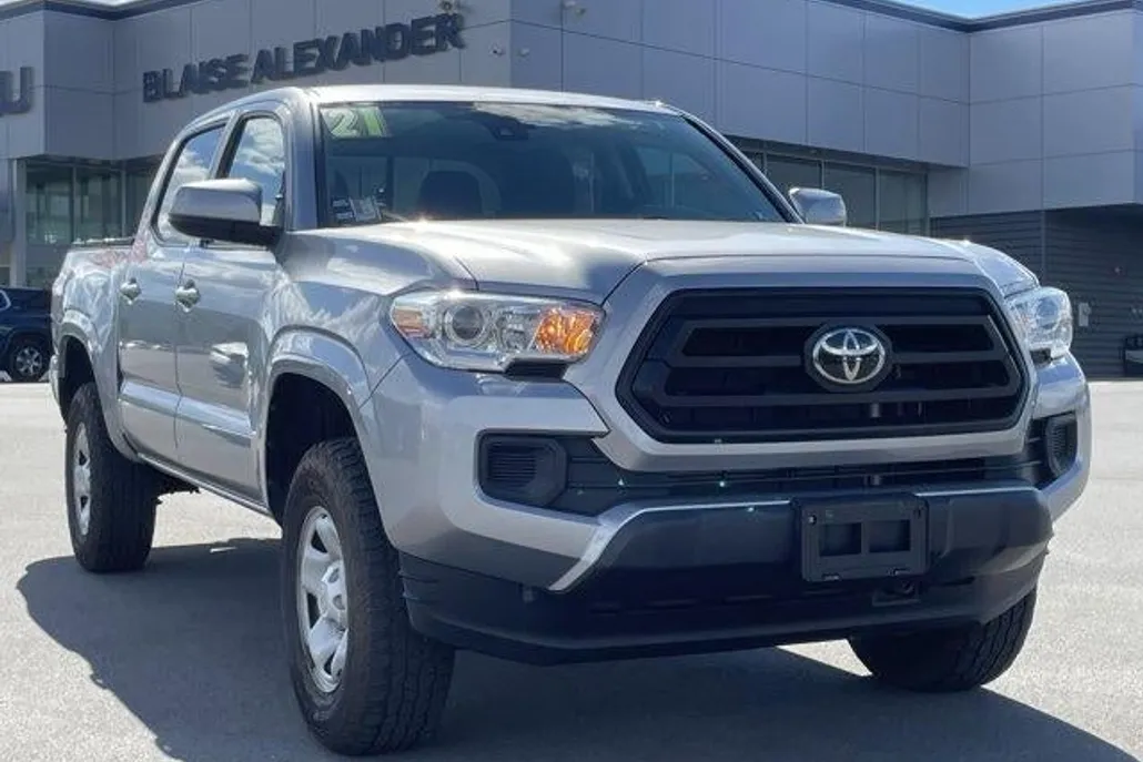 2021 Toyota Tacoma 4x4 SR Double Cab V6 photo 1