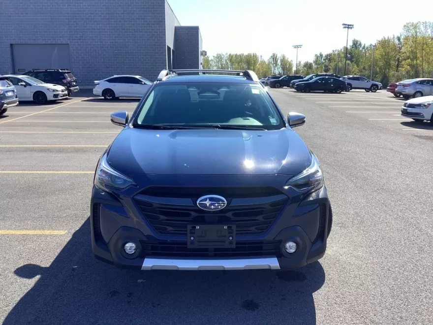 2023 Subaru Outback Touring photo 1