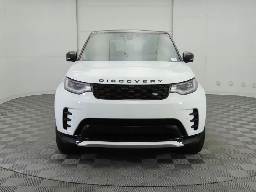 2024 Land Rover Discovery SE photo 1