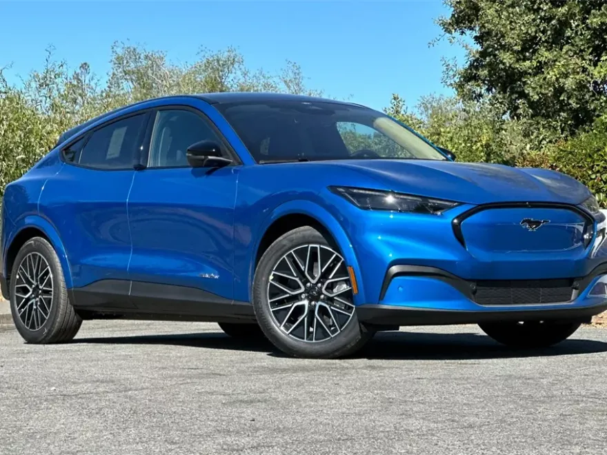 2025 Ford Mustang Mach-E Premium photo 1