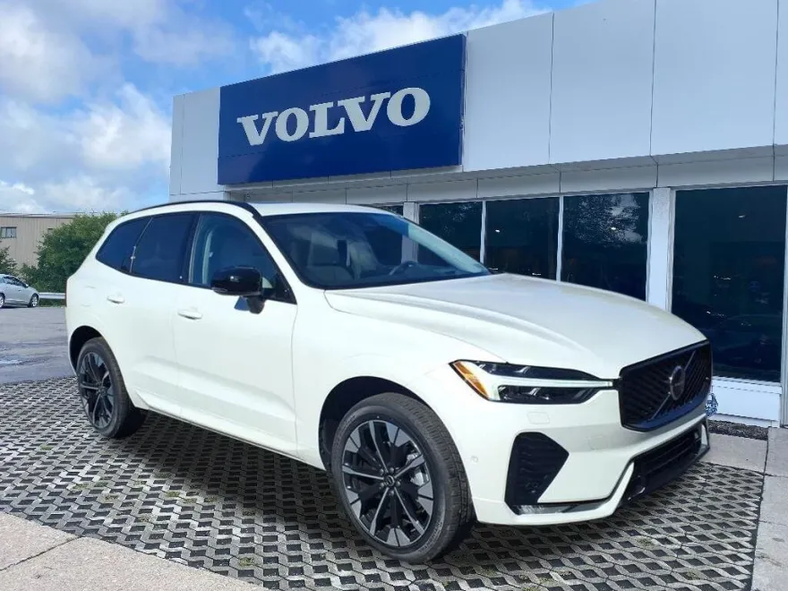 2026 Volvo XC60 B5 photo 1