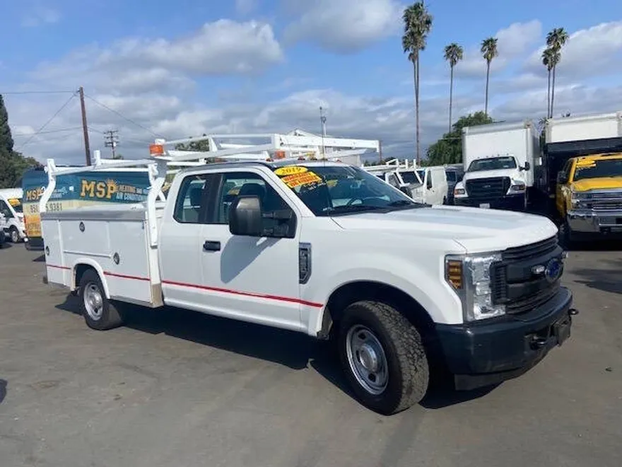 2019 Ford F-350 XL photo 1