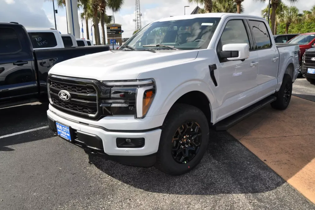 2025 Ford F-150 Lariat photo 1