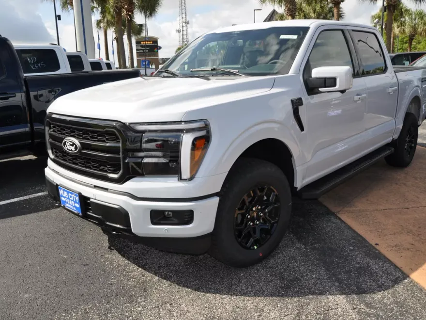 2025 Ford F-150 Lariat photo 1