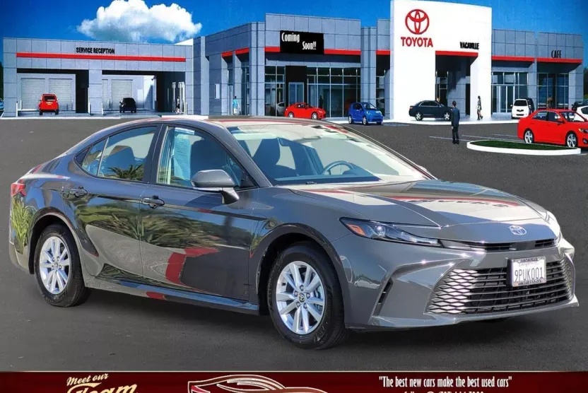 2025 Toyota Camry LE photo 1