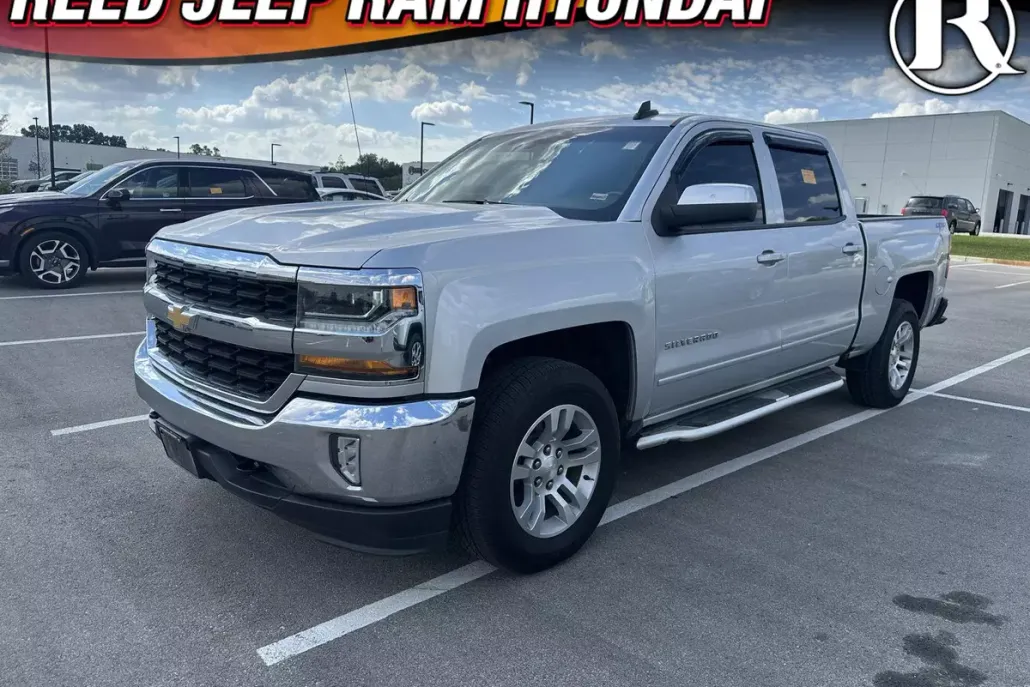 2018 Chevrolet Silverado 1500 LT photo 1