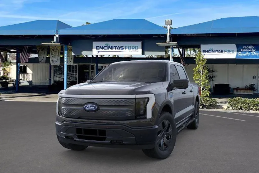 2025 Ford F-150 Lightning photo 1
