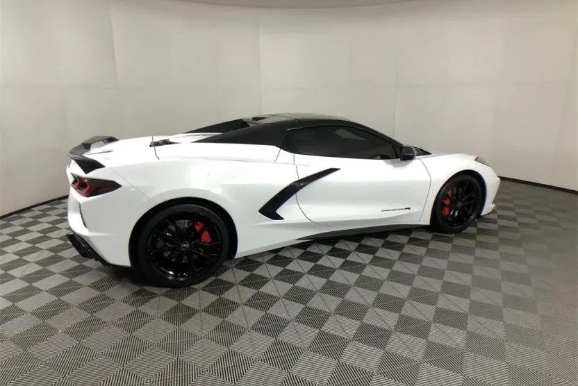 2023 Chevrolet Corvette Stingray 2LT photo 1