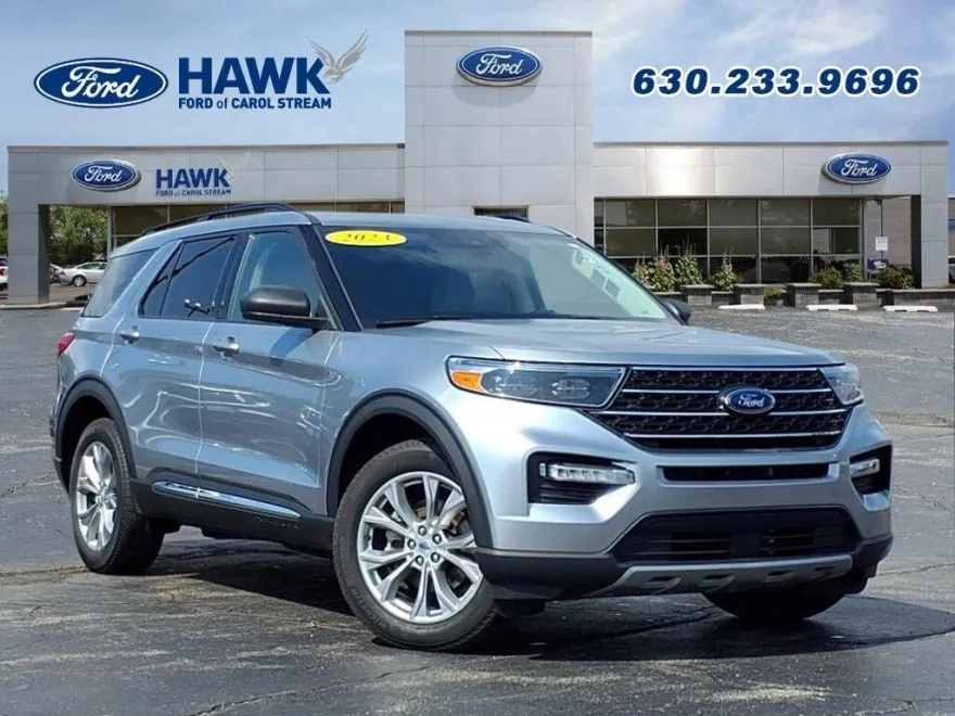 2023 Ford Explorer XLT photo 1