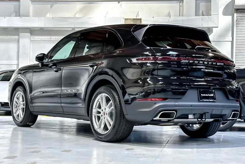 2025 Porsche Cayenne photo 1