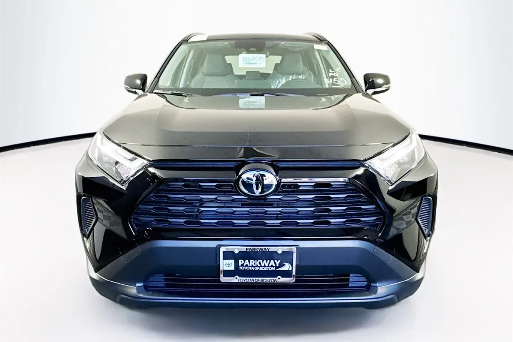 2025 Toyota RAV4 Hybrid XLE photo 1