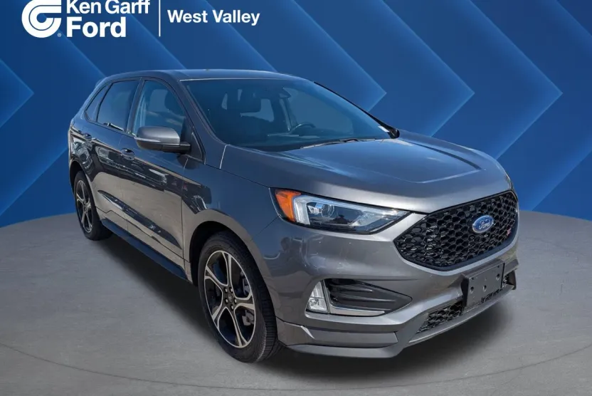 2022 Ford Edge ST photo 1