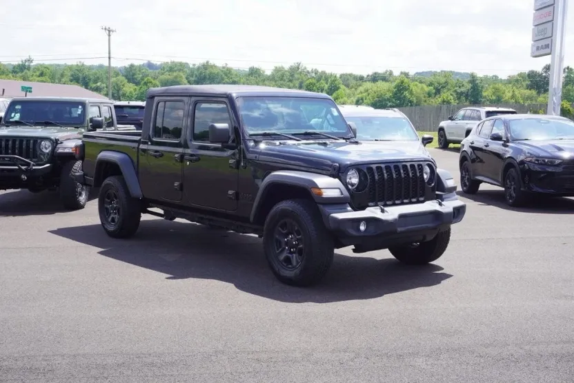 2021 Jeep Gladiator Sport photo 1