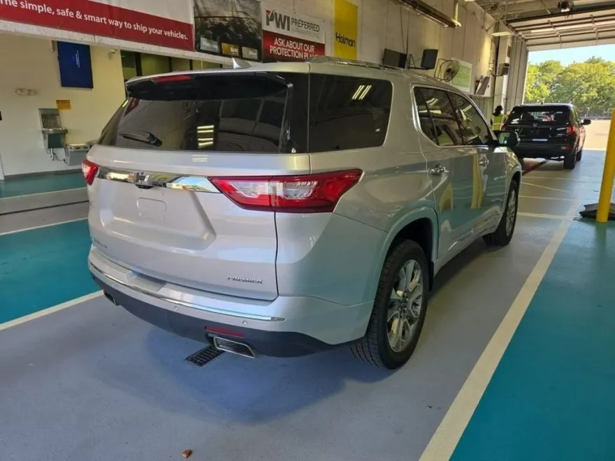 2020 Chevrolet Traverse Premier photo 1