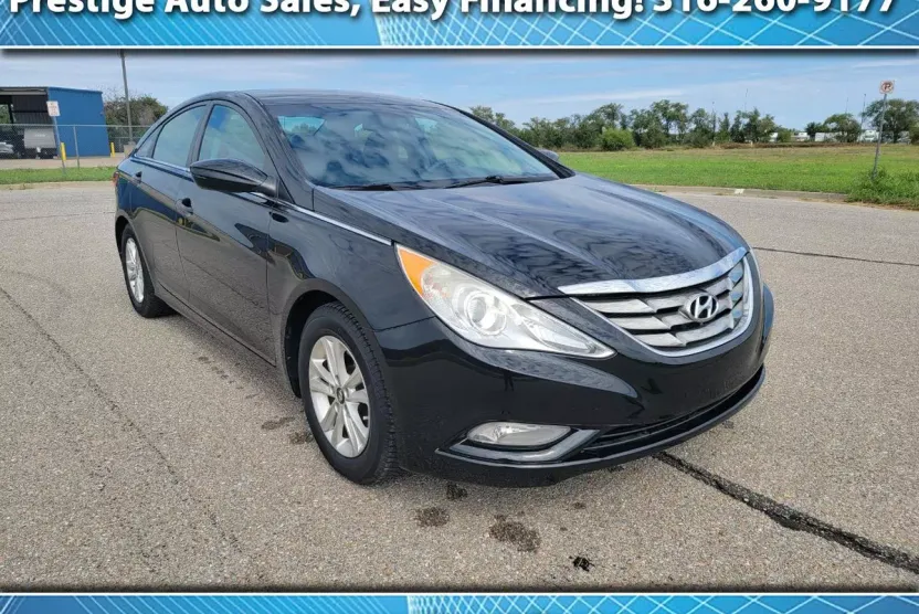 2013 Hyundai Sonata GLS photo 1