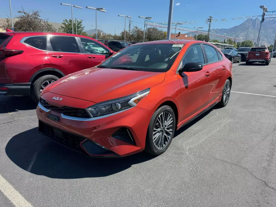 2024 Kia Forte GT-Line photo 1
