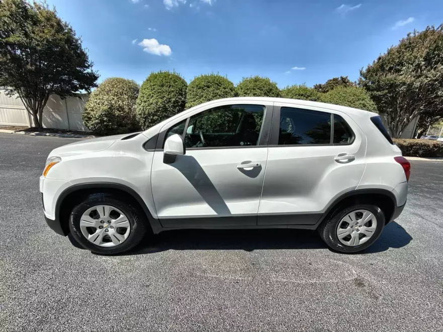 2016 Chevrolet Trax LS photo 1