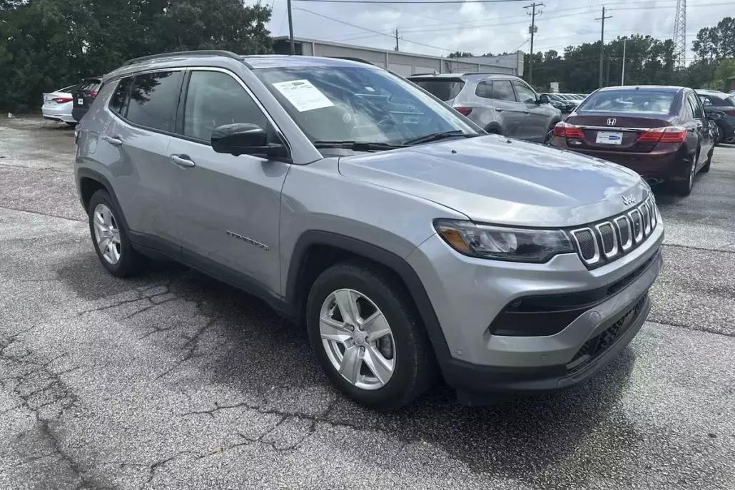 2022 Jeep Compass Latitude photo 1