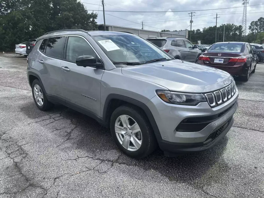 2022 Jeep Compass Latitude photo 1
