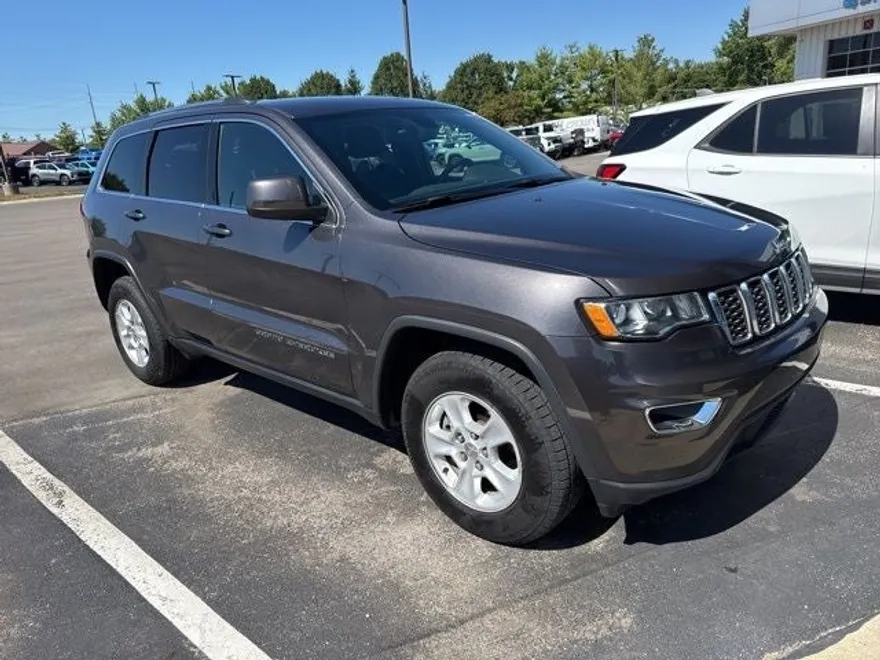 2017 Jeep Grand Cherokee Laredo photo 1