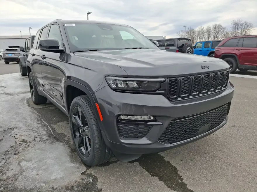 2025 Jeep Grand Cherokee Limited photo 1