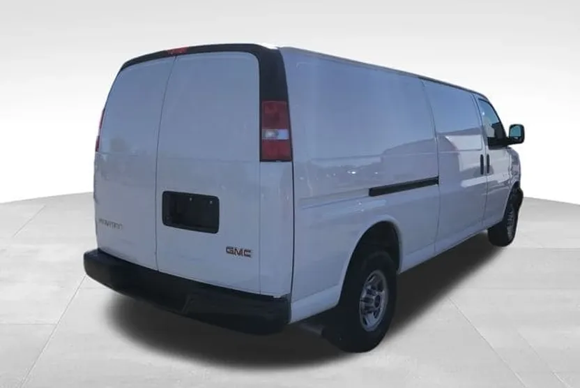 2024 Gmc Savana Cargo 2500 photo 1