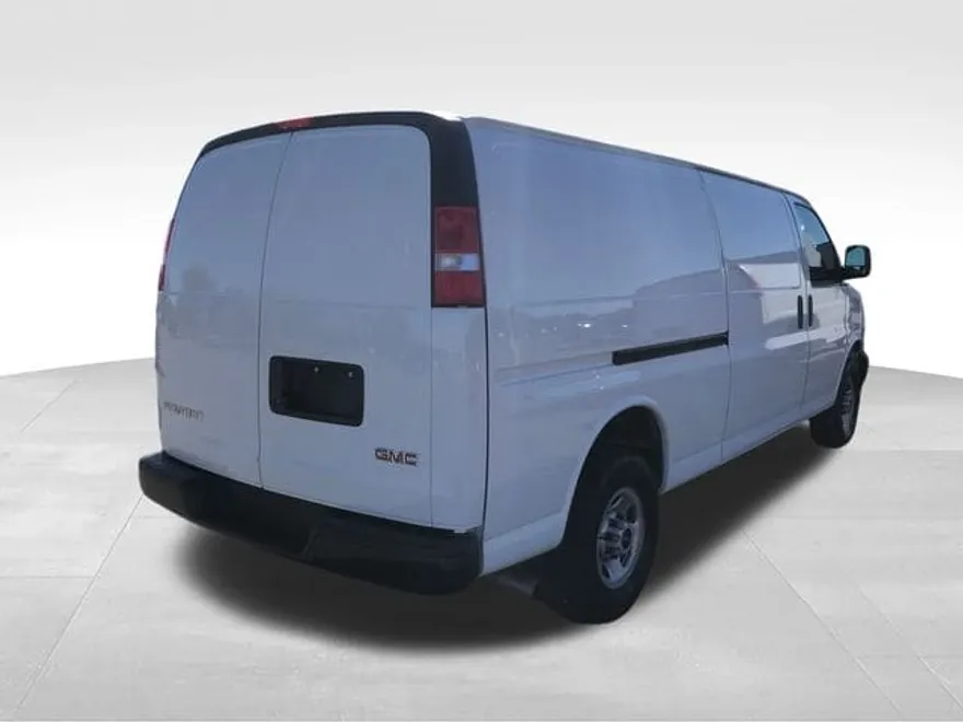 2024 Gmc Savana Cargo 2500 photo 1