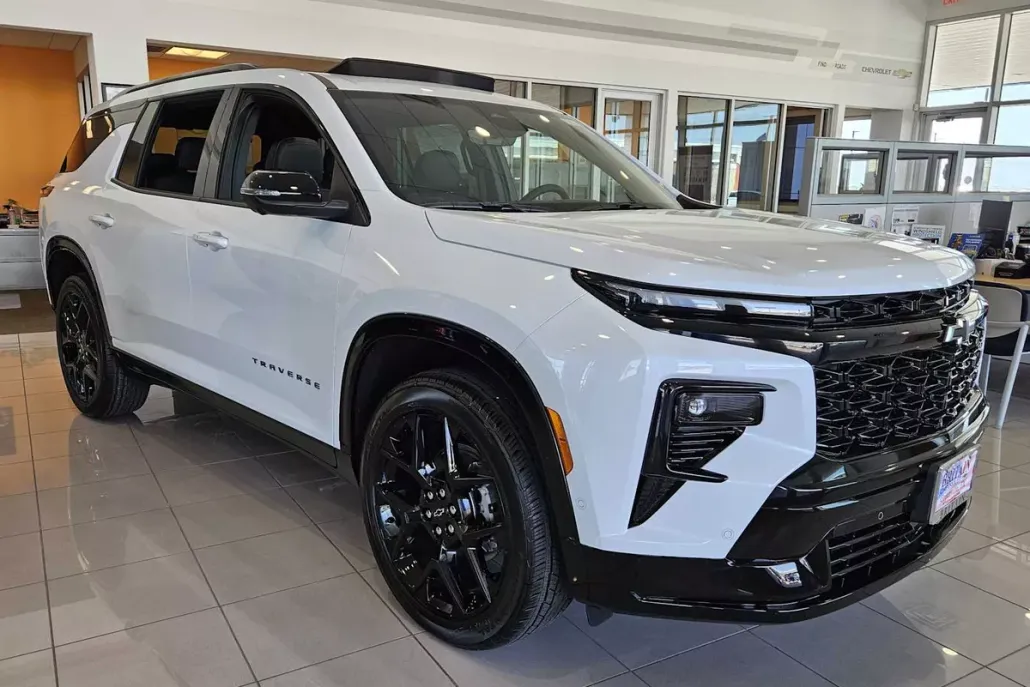 2026 Chevrolet Traverse RS photo 1