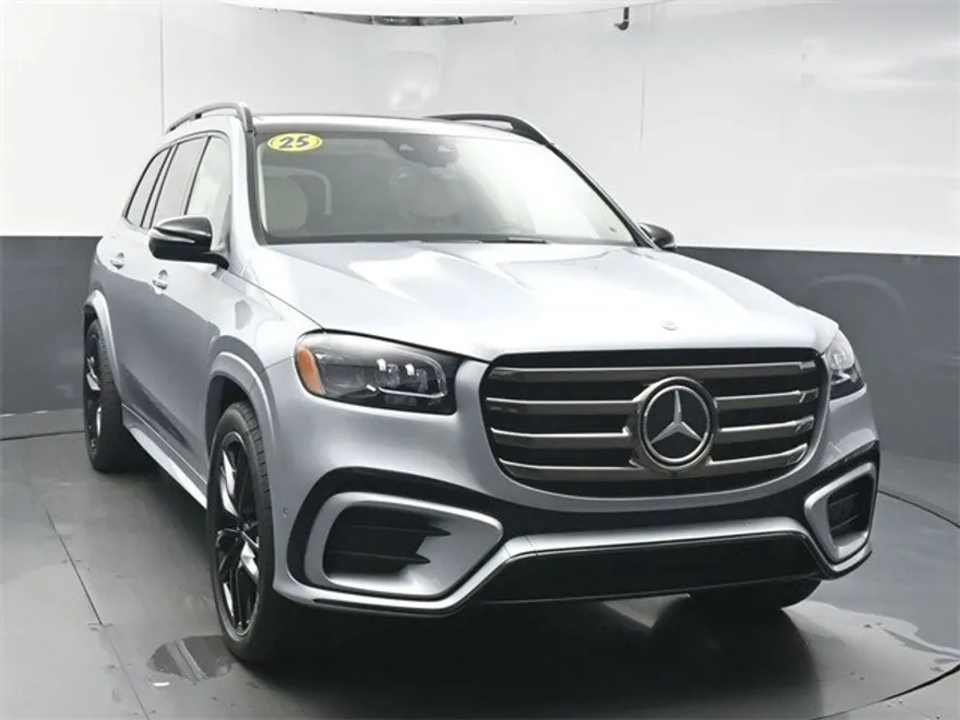2025 Mercedes Benz GLS 450 4MATIC photo 1