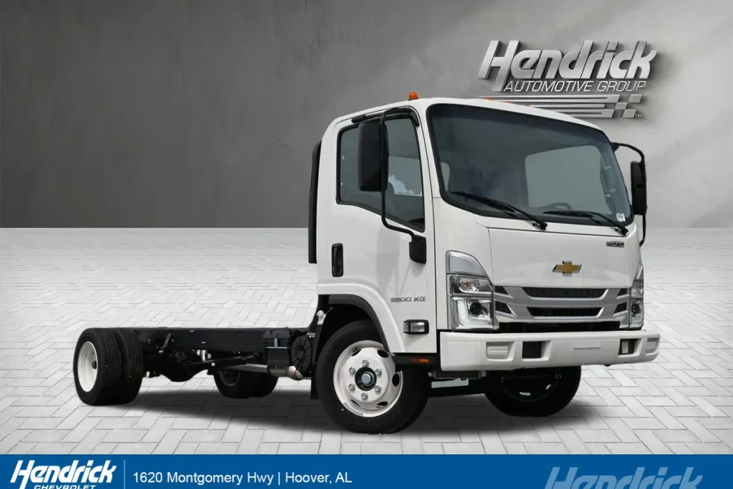 2025 Chevrolet Silverado photo 1