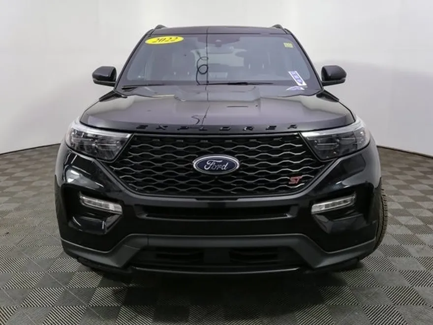 2022 Ford Explorer ST photo 1