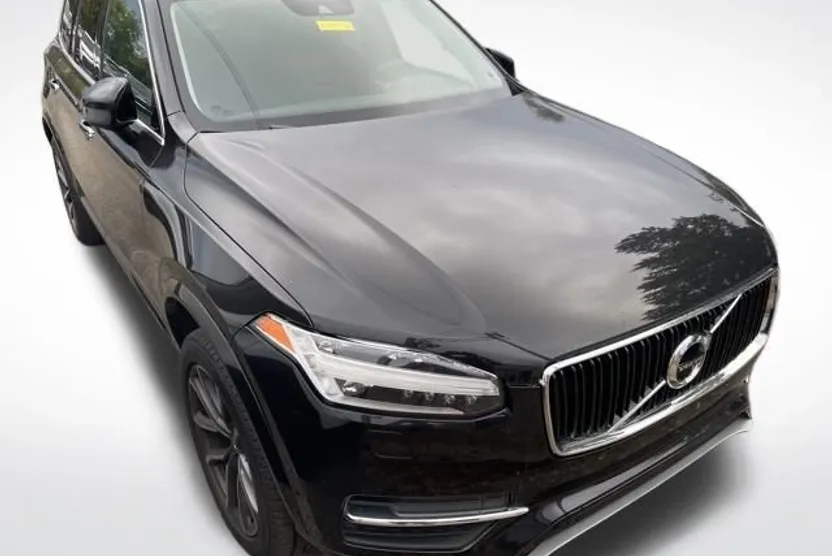 2018 Volvo XC90 T5 Momentum photo 1