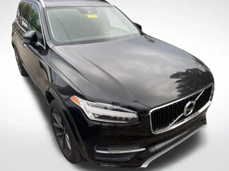 2018 Volvo XC90 T5 Momentum photo 1