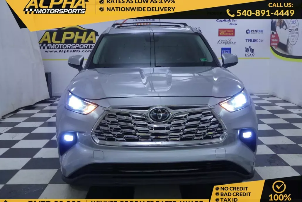2022 Toyota Highlander XLE photo 1