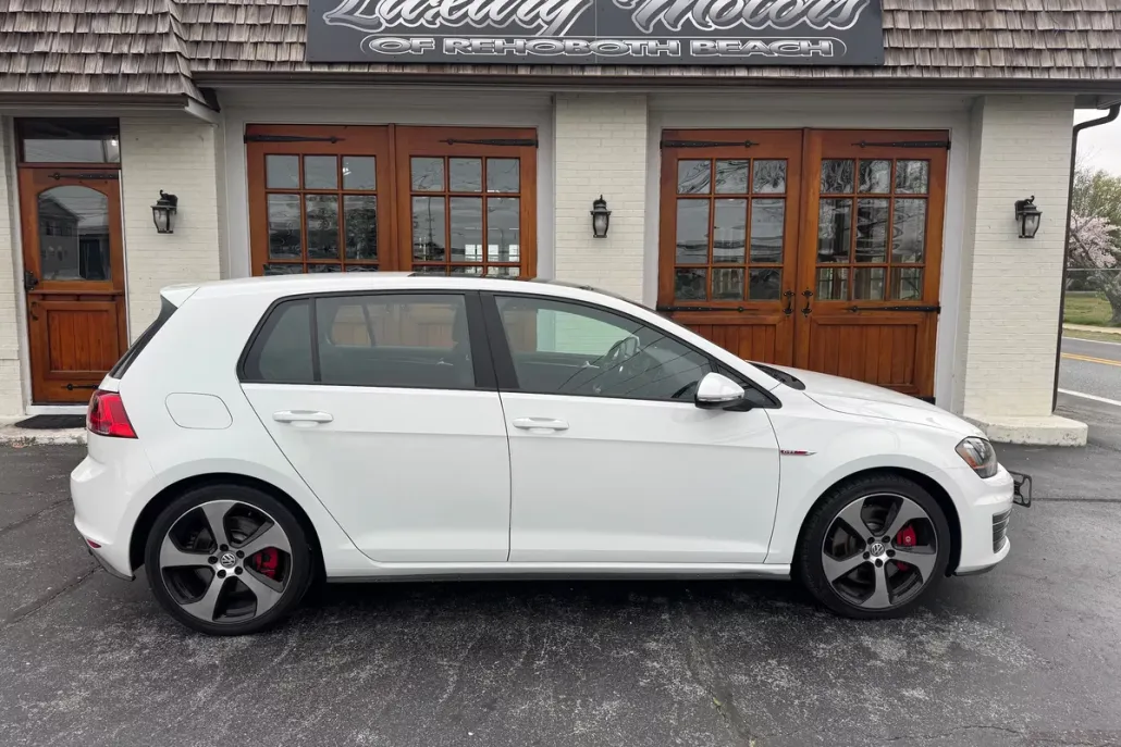 2017 Volkswagen Golf GTI SE photo 1