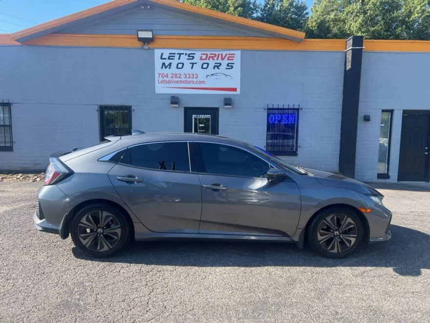 2017 Honda Civic EX photo 1