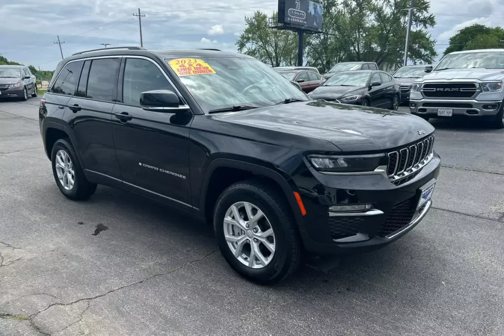 2023 Jeep Grand Cherokee Limited photo 1
