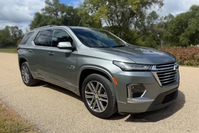 2023 Chevrolet Traverse High Country photo 1