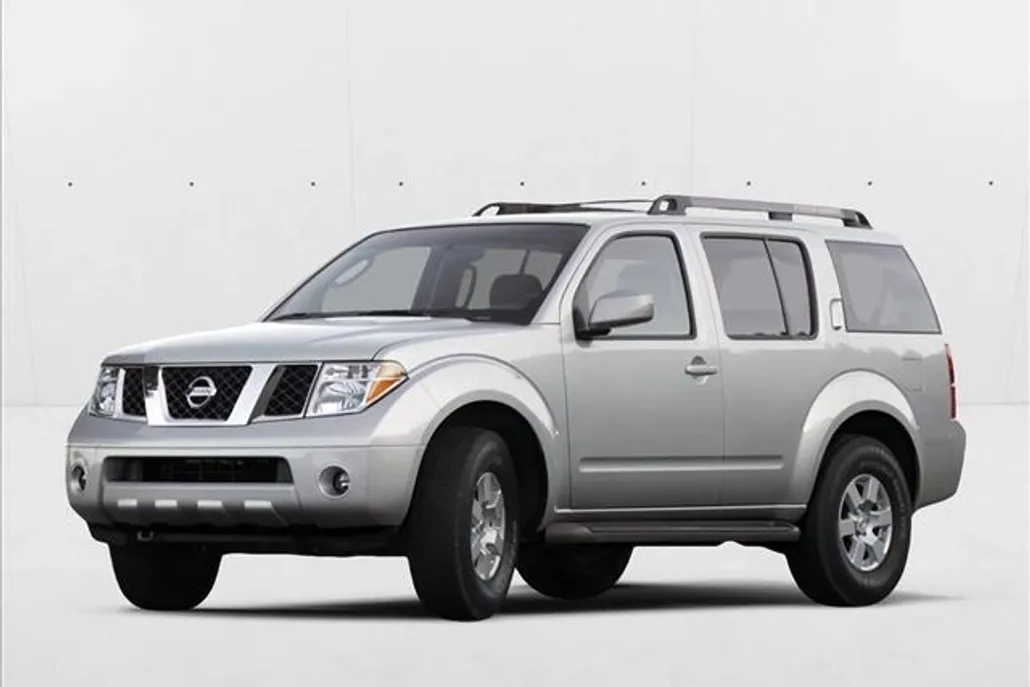 2008 Nissan Pathfinder SE photo 1