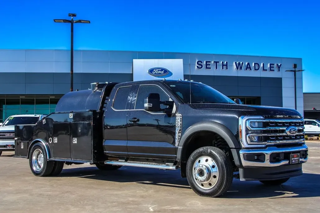 2024 Ford F-550 photo 1