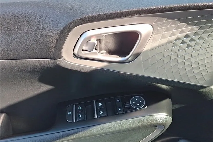 2023 Kia Soul LX photo 1