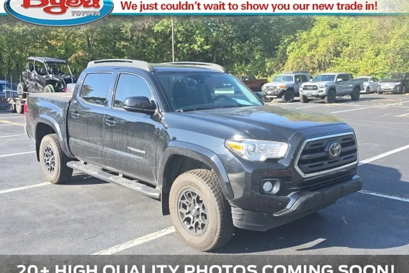 2019 Toyota Tacoma SR5 photo 1