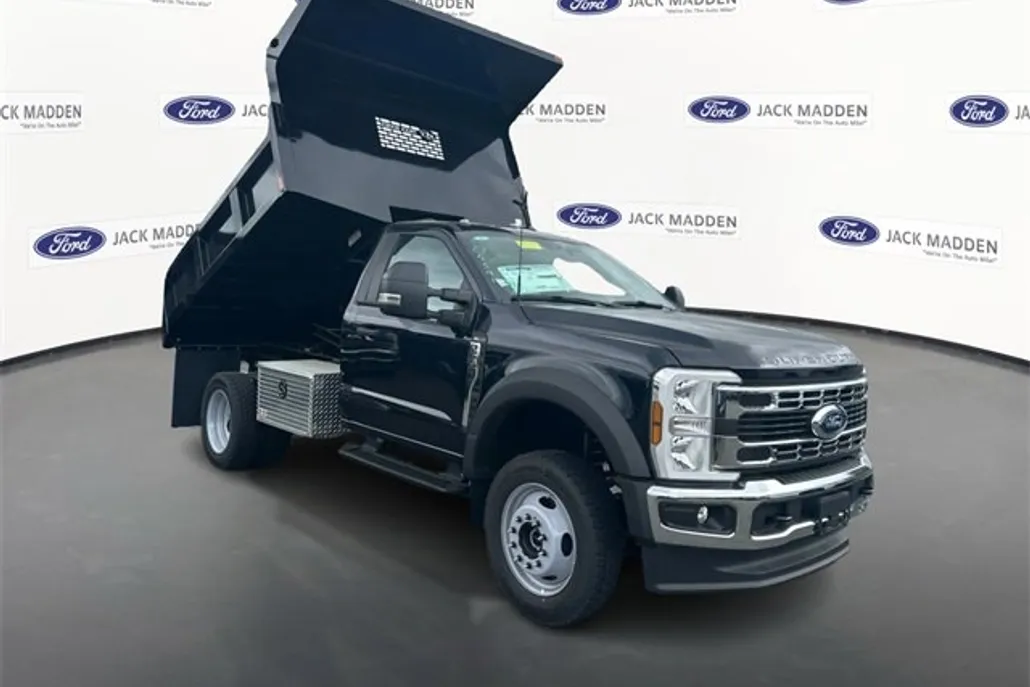 2025 Ford F-550 photo 1