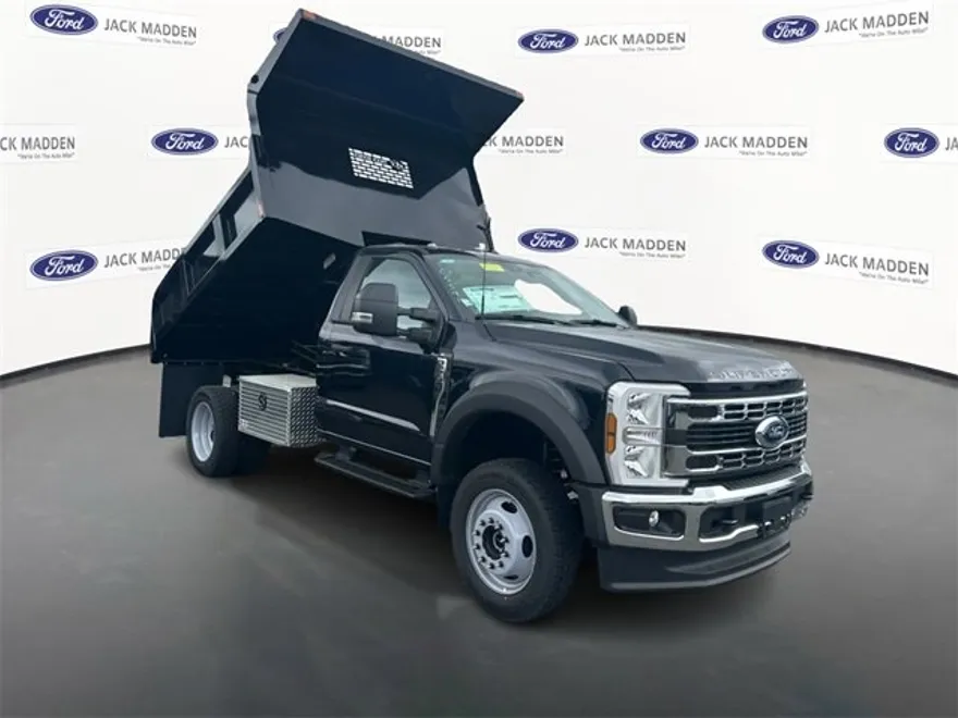 2025 Ford F-550 photo 1