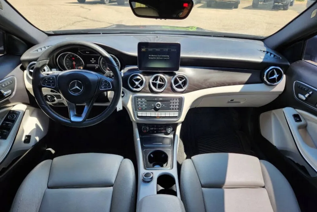 2018 Mercedes Benz GLA 250 4MATIC photo 1