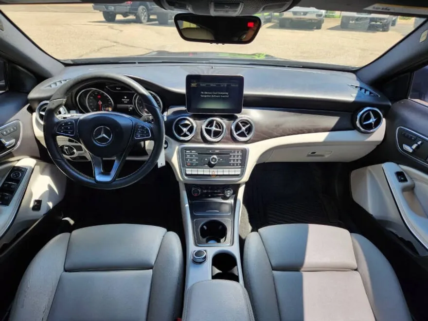 2018 Mercedes Benz GLA 250 4MATIC photo 1