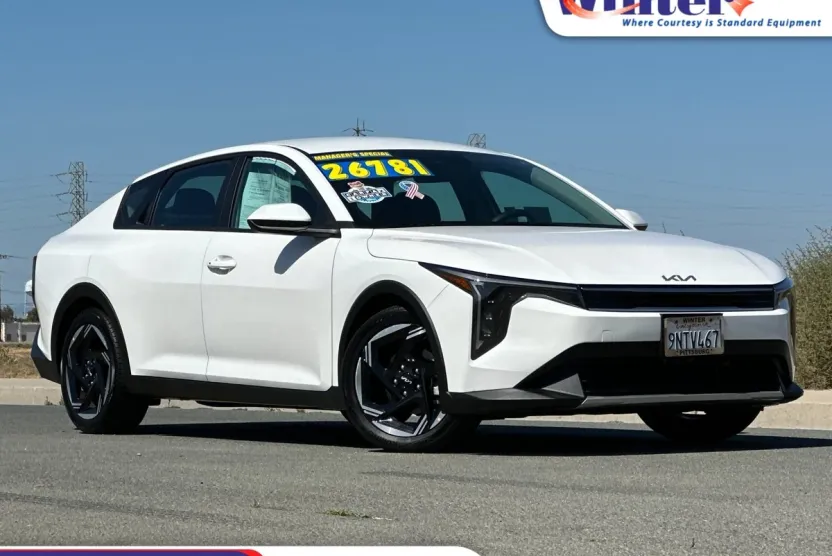 2025 Kia K4 EX photo 1