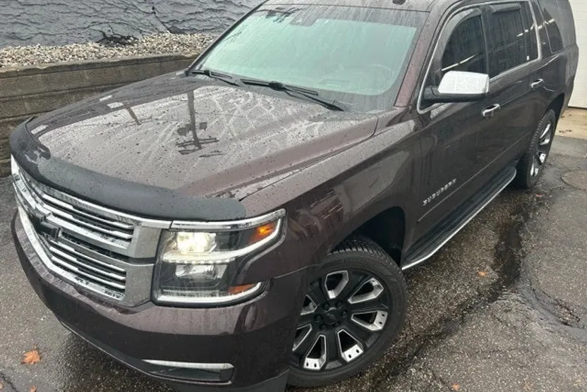 2020 Chevrolet Suburban Premier photo 1
