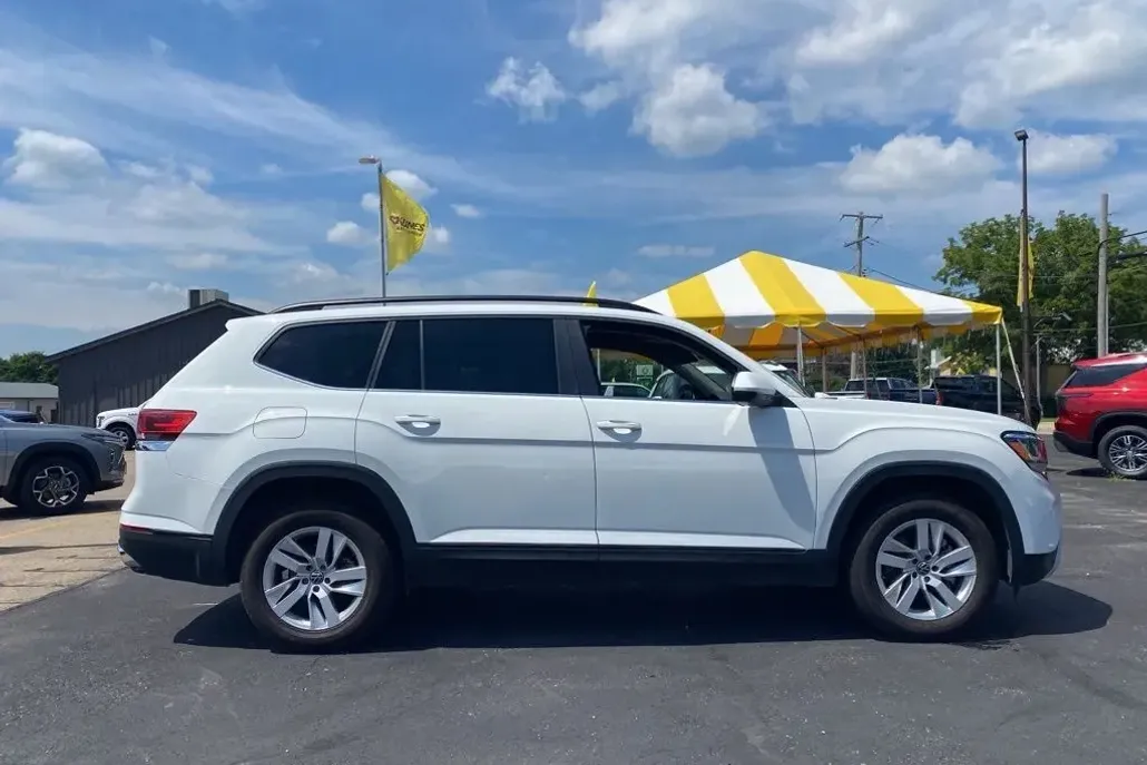 2021 Volkswagen Atlas S photo 1