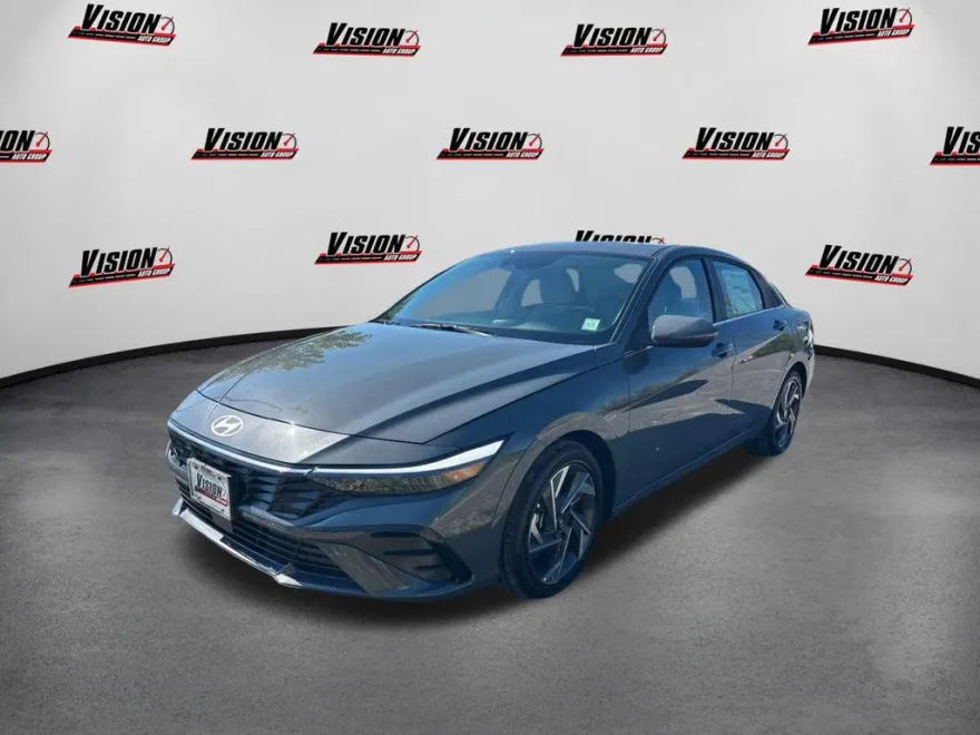 2025 Hyundai Elantra Limited photo 1